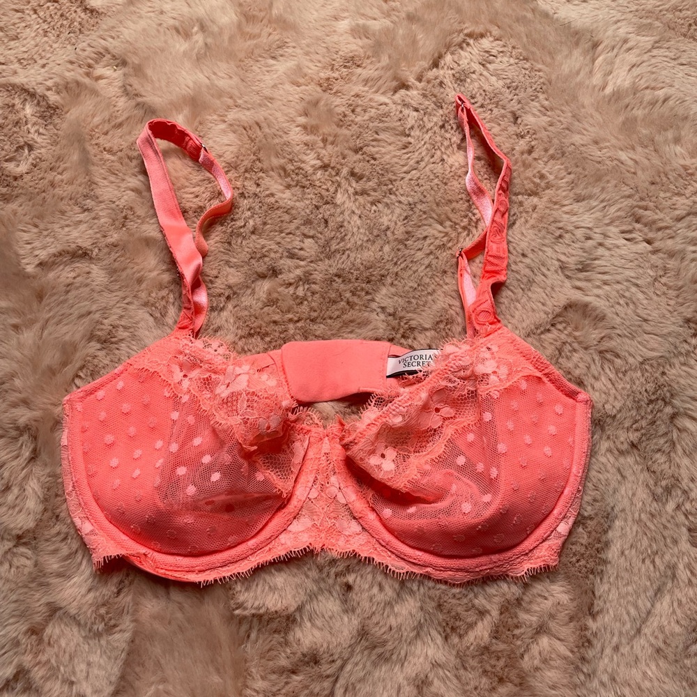 Unlined lace Tshirt bra